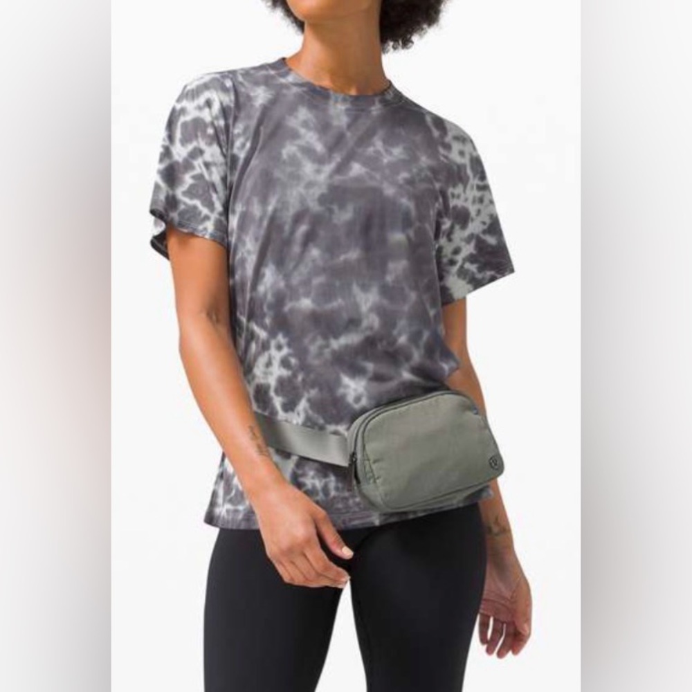 Lululemon All Yours Tee *Tie Dye size 6 see measurements